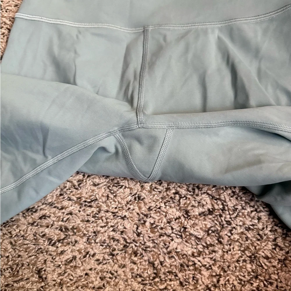 Lululemon Wunder Train Contour Fit High-Rise Short
